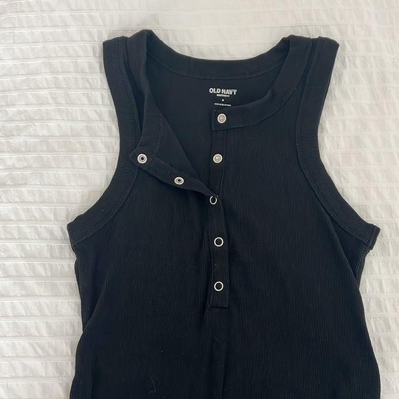 H&M and Old Navy Maternity Tank Tops (6) - Picture 8 of 14